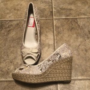 New! Kelly & Katie wedges